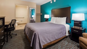 Standard Room, 1 King Bed, Non Smoking, Refrigerator & Microwave | In-room safe, desk, laptop workspace, blackout drapes - Best Western Apricot Inn (Firebaugh)
