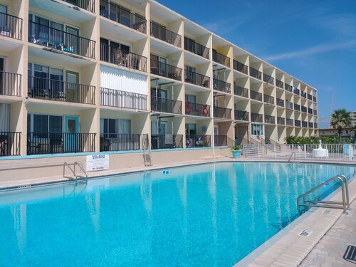 Daytona Inn Beach Resort