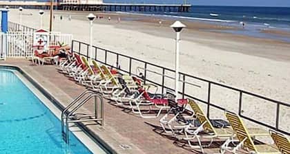 Daytona Inn Beach Resort