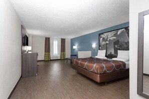 Studio Suite, 1 King Bed, Non Smoking | Desk, iron/ironing board, free cots/infant beds, rollaway beds - Super 8 by Wyndham Dania/Fort Lauderdale Arpt (Dania Beach)