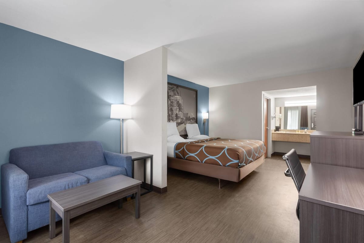 Desk, iron/ironing board, free cots/infant beds, rollaway beds