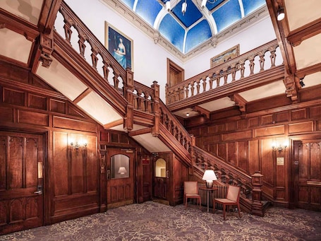 Exterior. Mercure Bradford, Bankfield Hotel