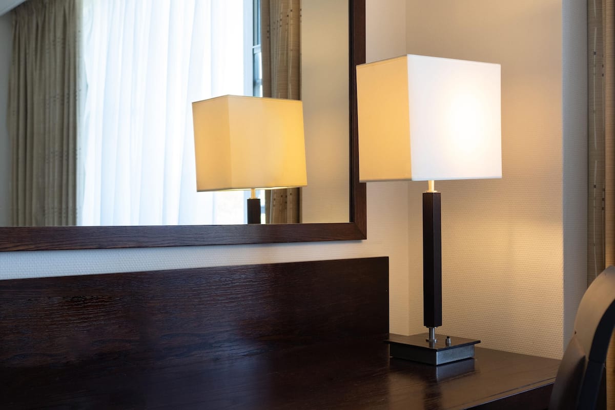 Family Room (Classic) | Egyptian cotton sheets, premium bedding, down comforters