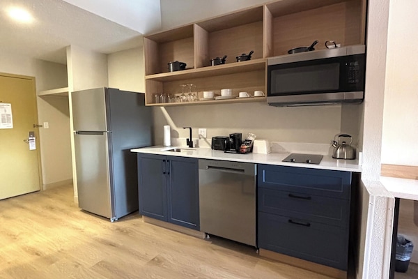 Fridge, microwave, coffee/tea maker