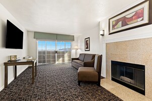 Suite, 1 King Bed with Sofa bed, Accessible, Bathtub (with Sofabed) | In-room safe, iron/ironing board, free WiFi, bed sheets