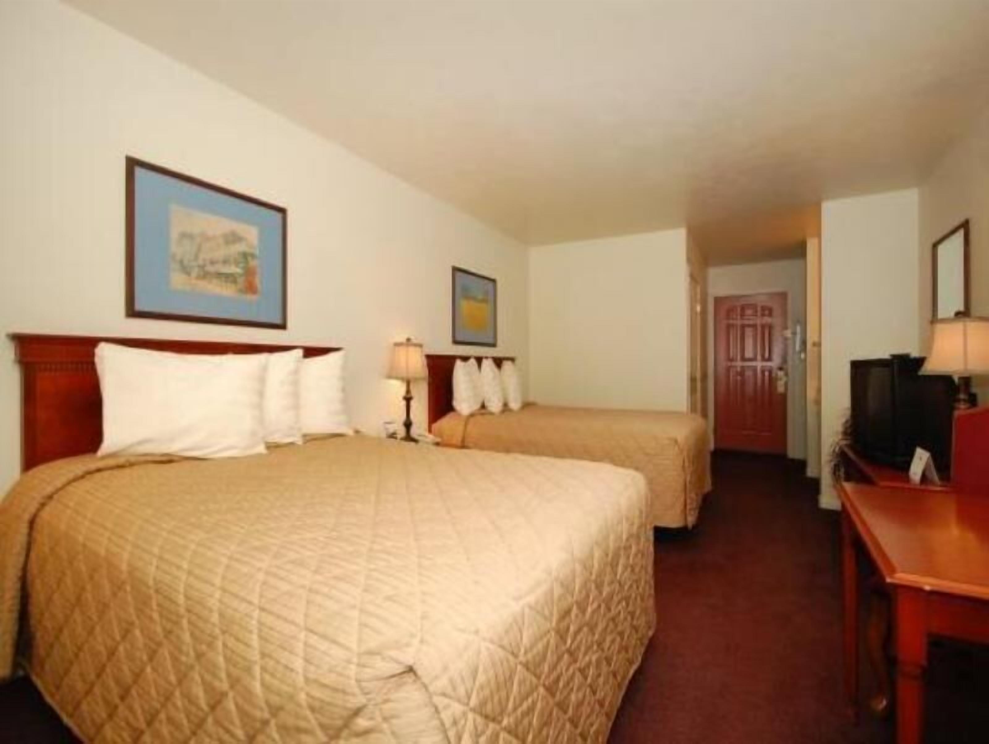 In-room safe, iron/ironing board, free WiFi, bed sheets