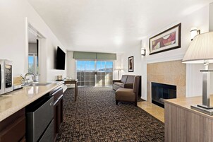 Suite, 1 King Bed with Sofa bed, Accessible, Bathtub (with Sofabed) | In-room safe, iron/ironing board, free WiFi, bed sheets