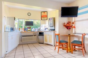 Breakfast area