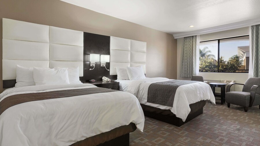 Days Inn by Wyndham Downey