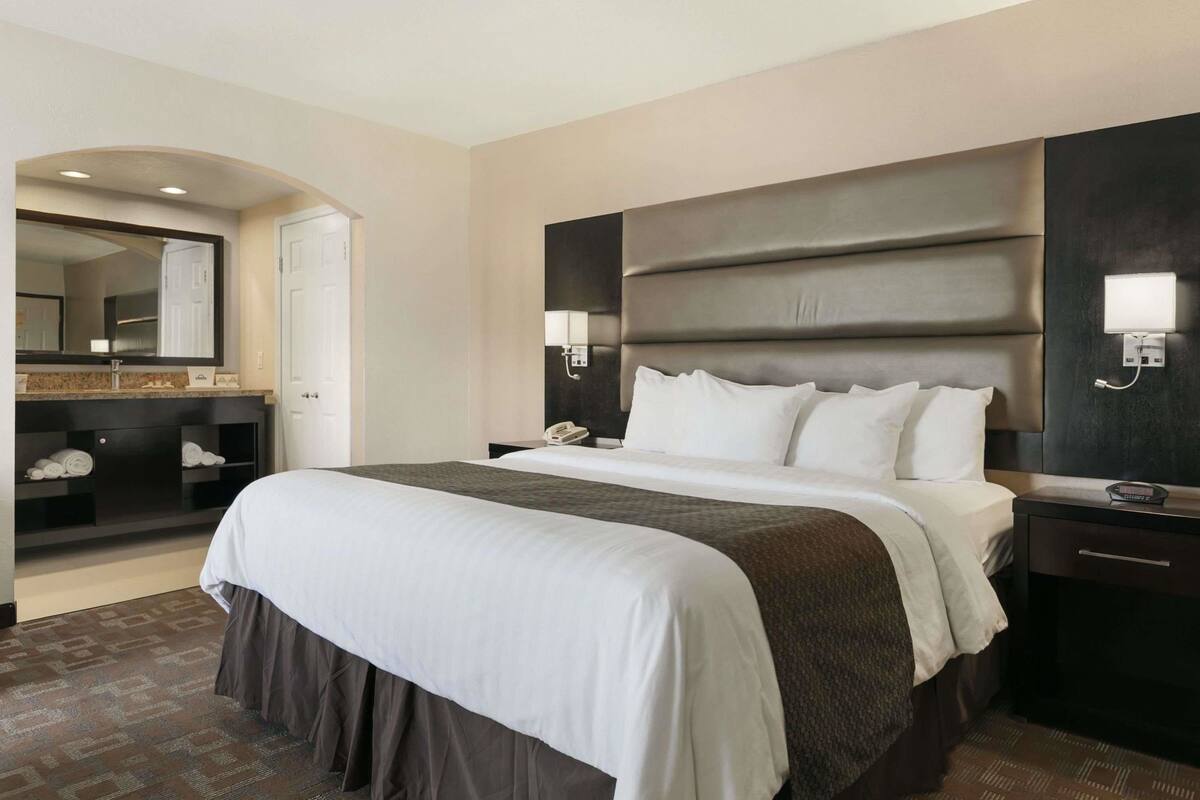 Select Comfort beds, in-room safe, desk, laptop workspace