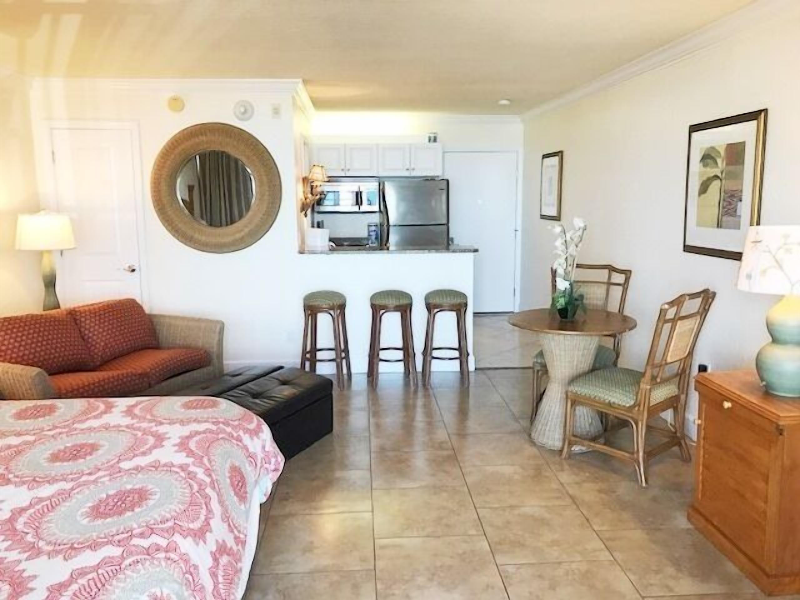 Studio suite, uitzicht op zee | Een strijkplank/strijkijzer, gratis wifi, beddengoed