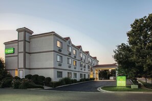 Exterior - La Quinta Inn & Suites by Wyndham Davis (Davis)