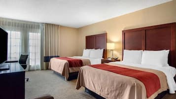 標準雙人房 | 客房內保險箱、書桌、遮光布/窗簾、熨斗/熨衣板