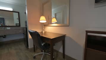 Minibar, in-room safe, desk, iron/ironing board