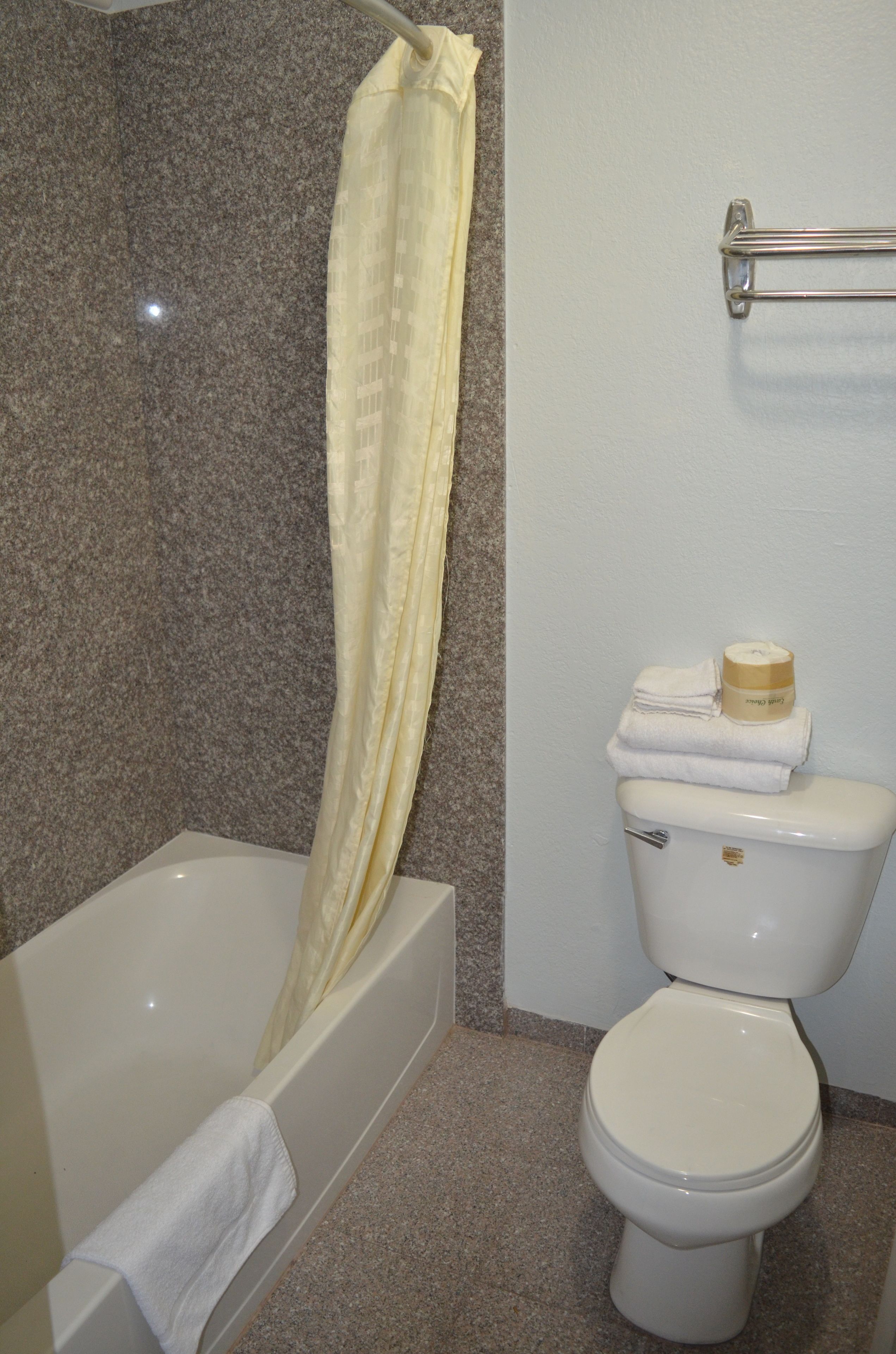 Photo - Welcome Inn Corona