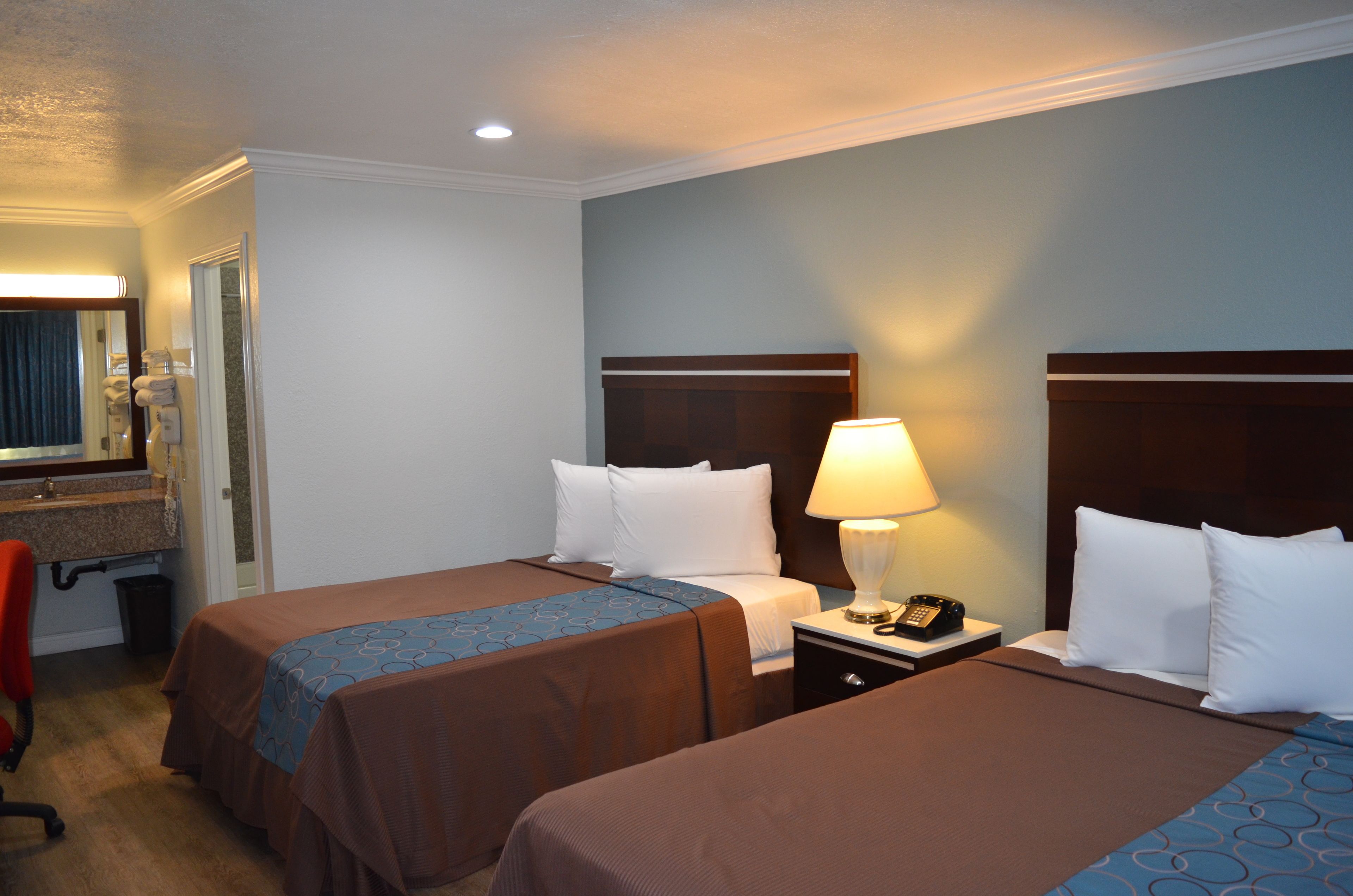 Photo - Welcome Inn Corona