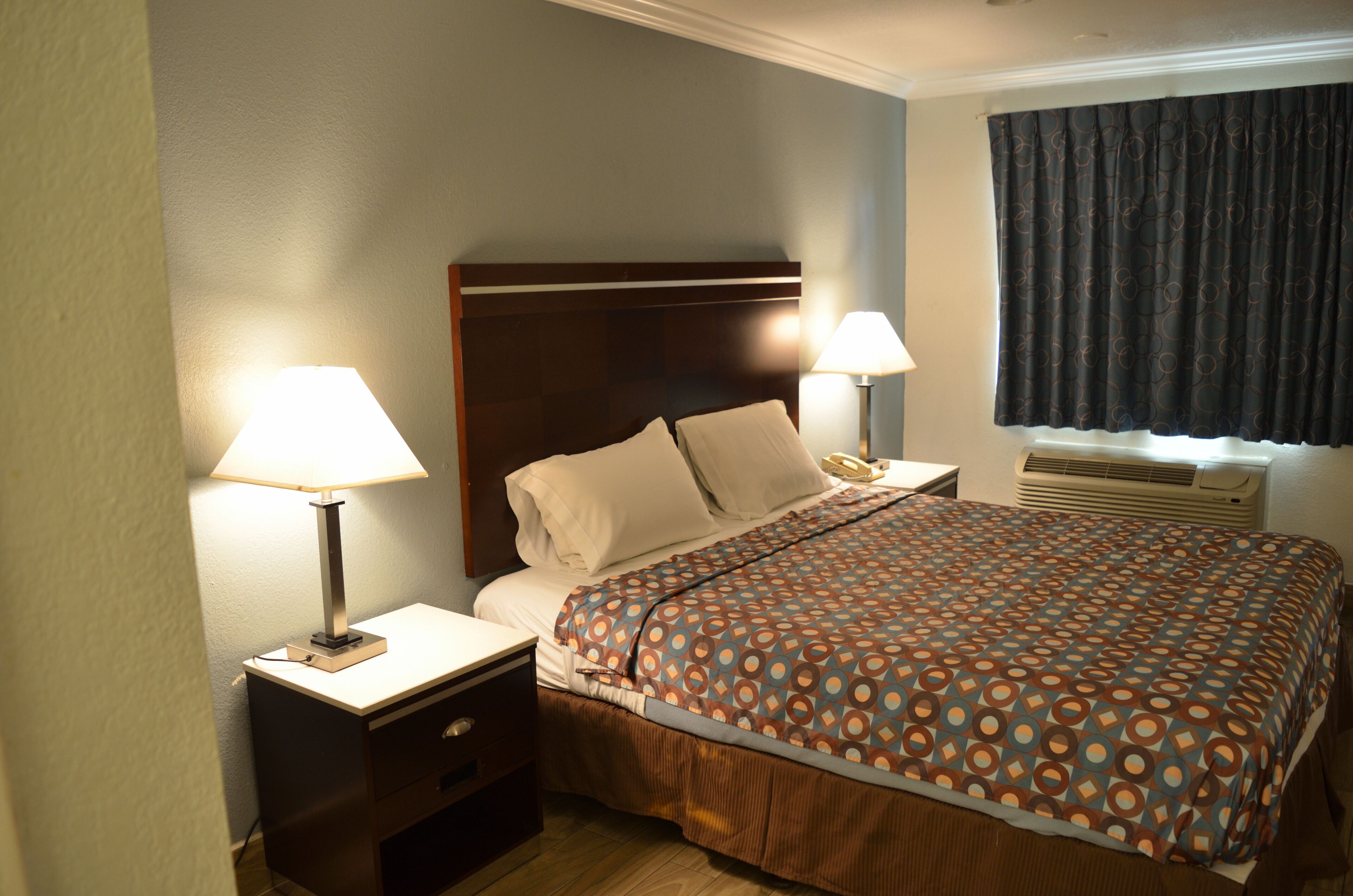 Photo - Welcome Inn Corona