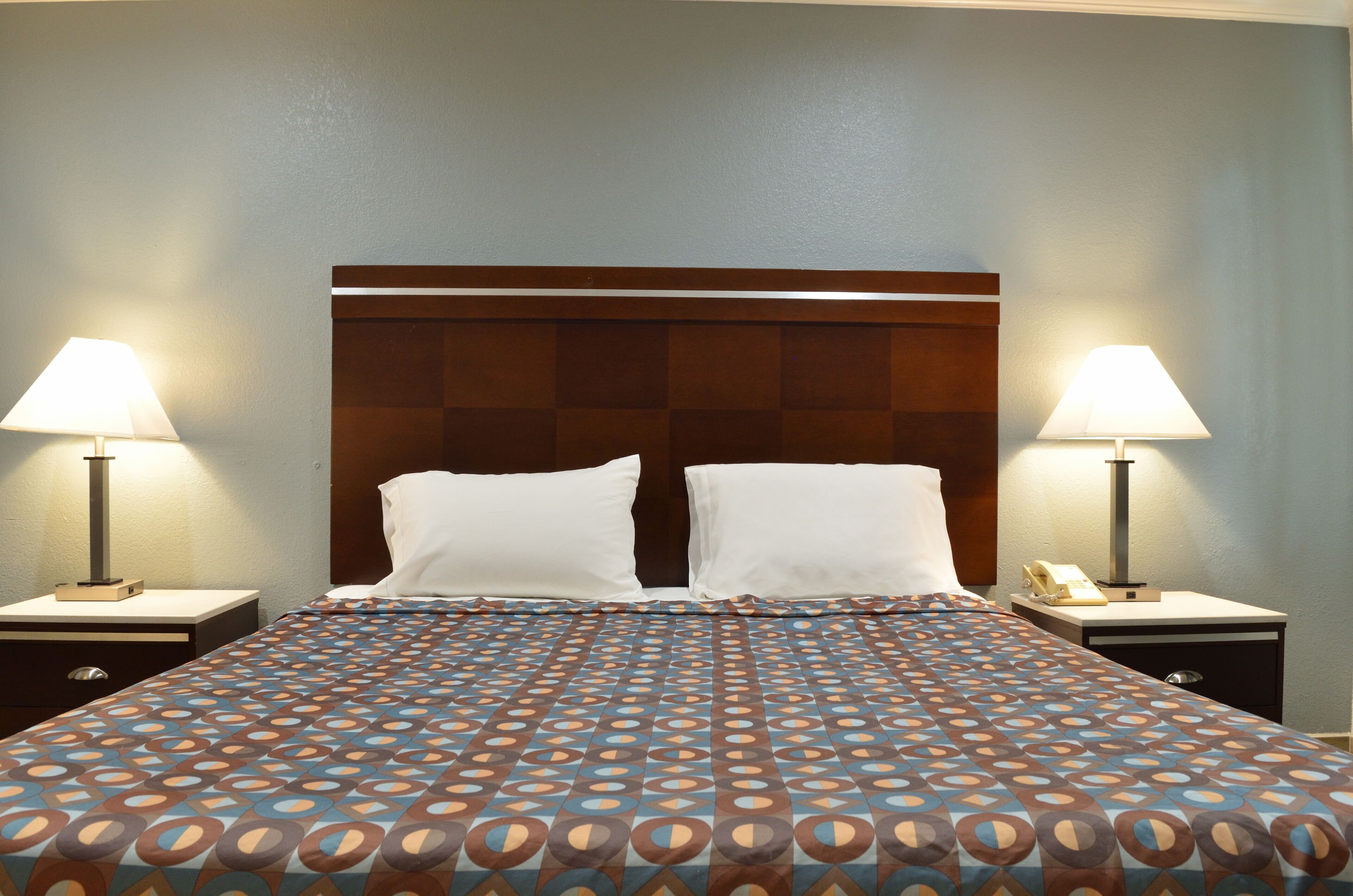 Minibar, in-room safe, desk, iron/ironing board