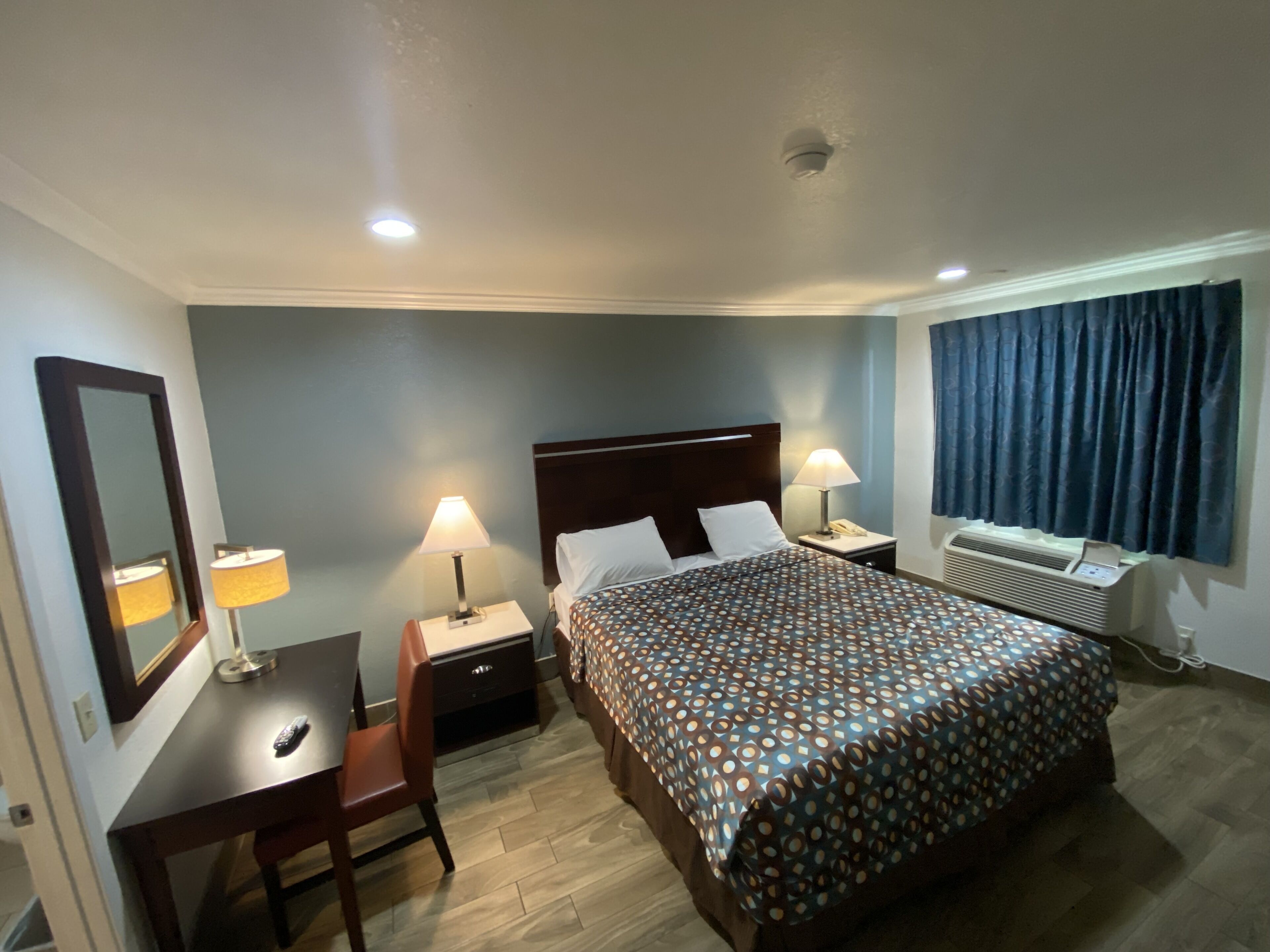 Photo - Welcome Inn Corona