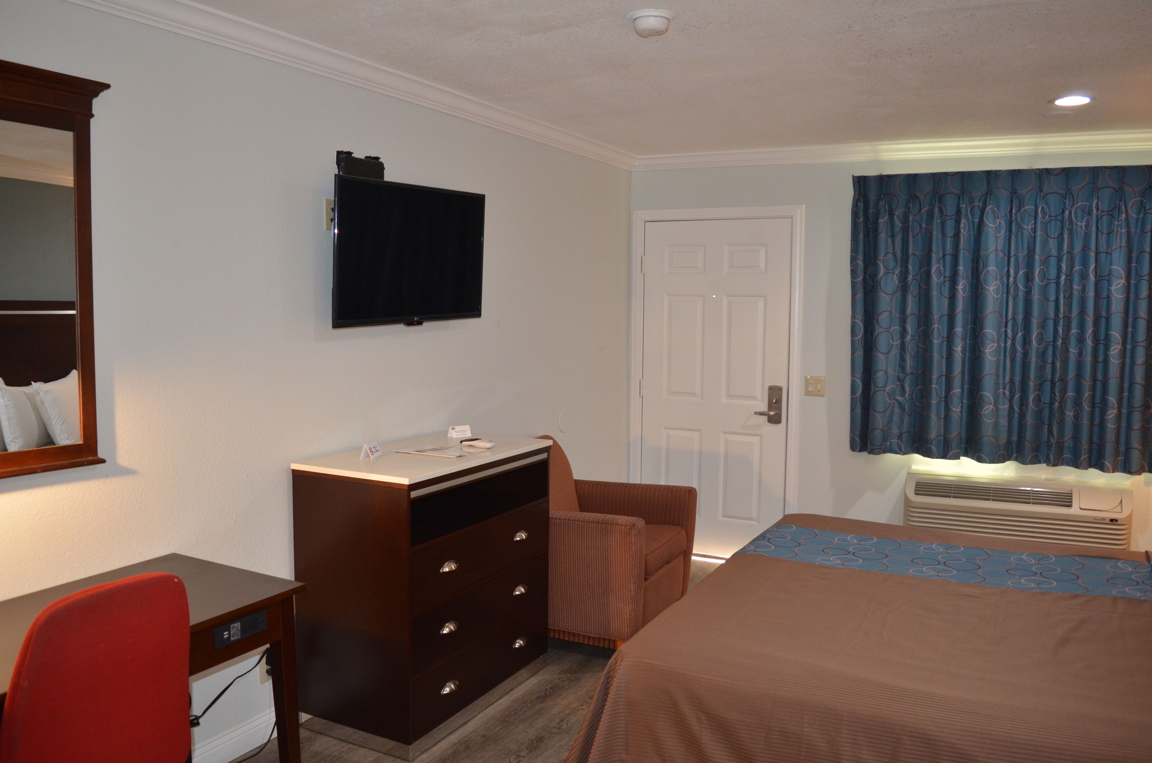 Photo - Welcome Inn Corona