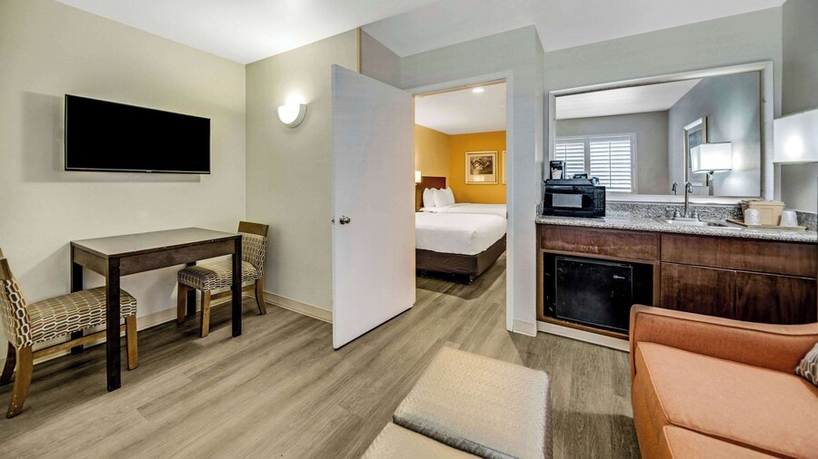 Comfort Inn Beach/Boardwalk Area