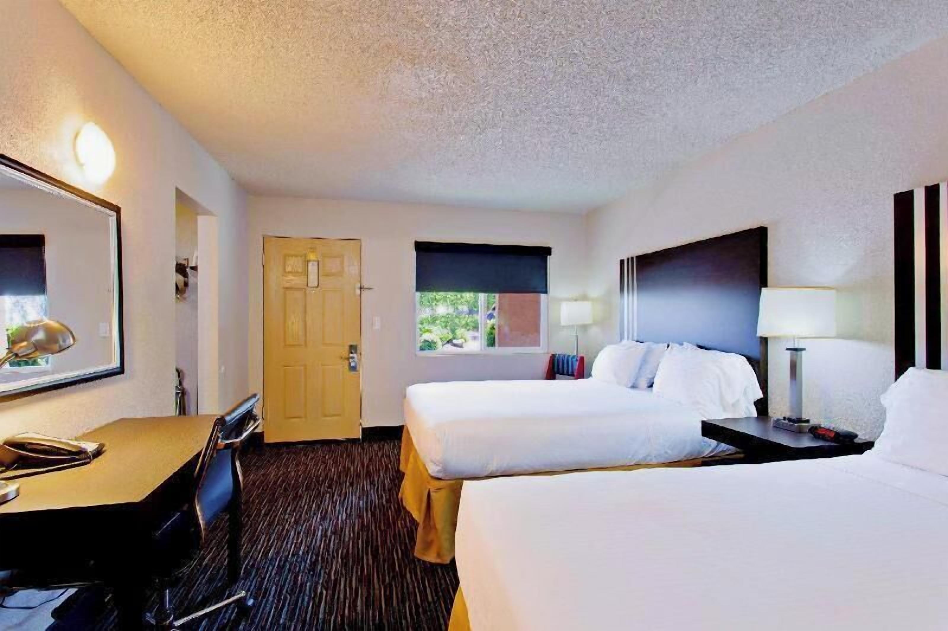 Premium bedding, pillow-top beds, in-room safe, desk
