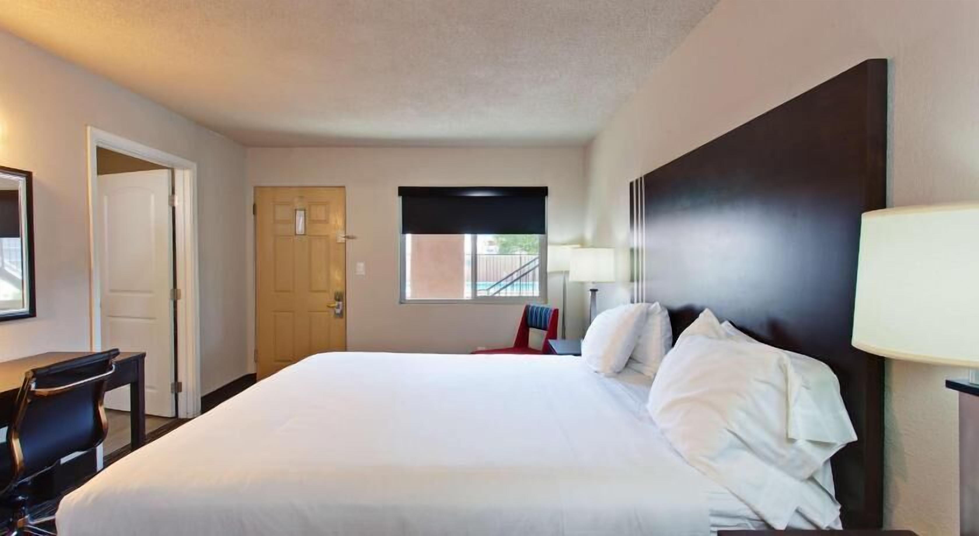 Premium bedding, pillow-top beds, in-room safe, desk