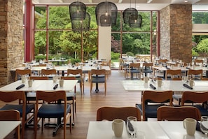 2 Restaurants; Frühstück, Mittagessen und Abendessen werden serviert