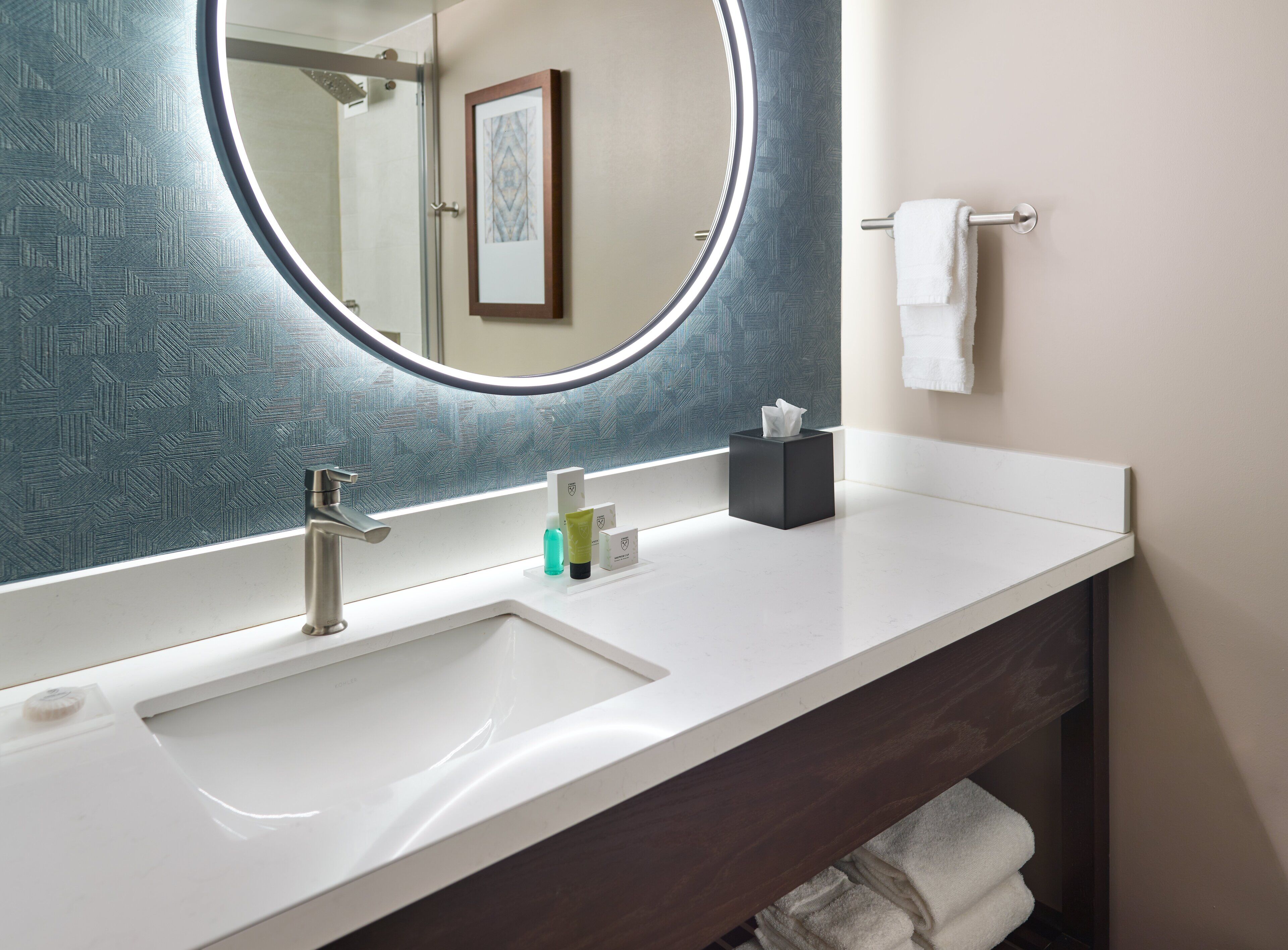 premium bedding, pillow-top beds, in-room safe, desk