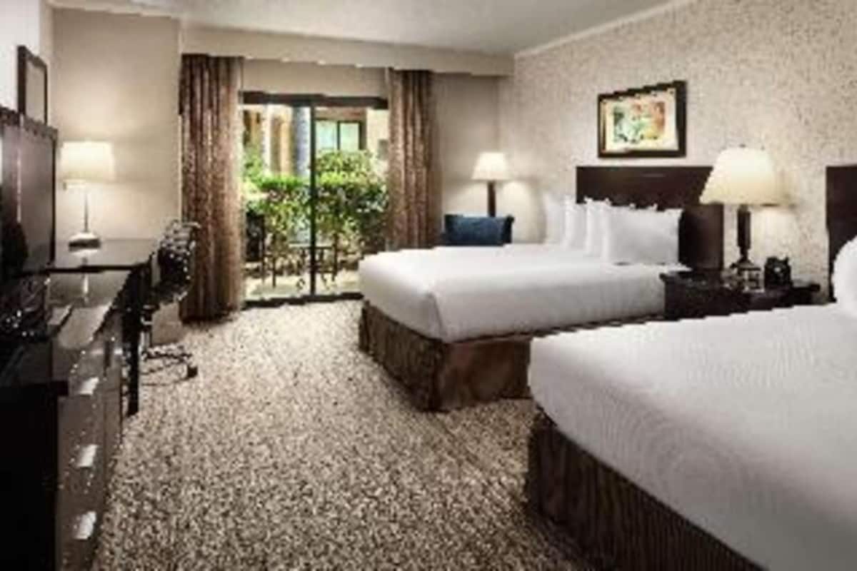 Hypo-allergenic bedding, down duvets, minibar, in-room safe