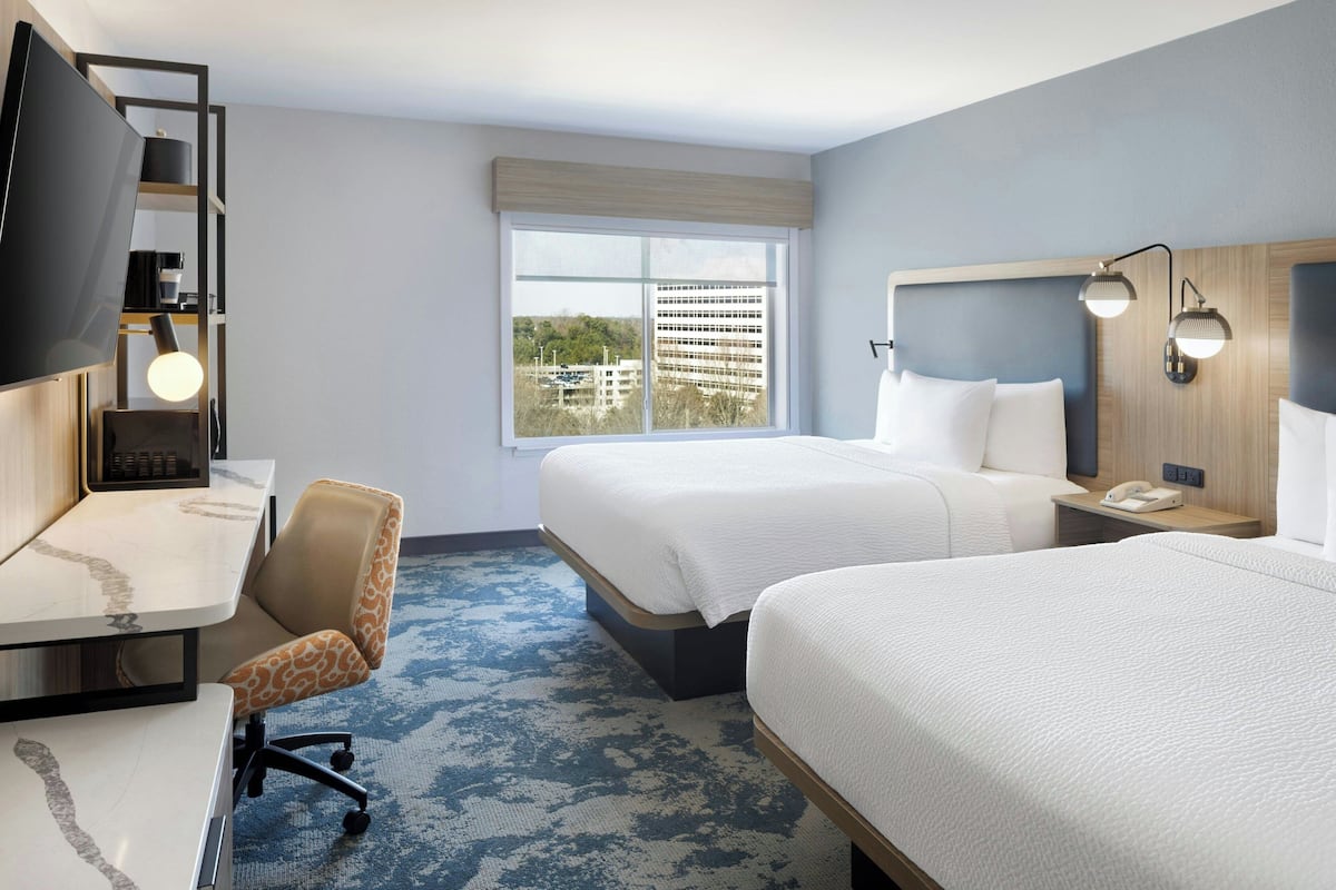 In-room safe, desk, laptop workspace, iron/ironing board
