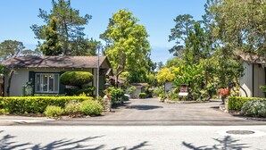Unclassified image, 4 of 139, button - Carmel Resort Inn (Carmel)