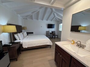 Cottage, 1 Tempat Tidur Queen | Setrika/meja setrika dan seprai linen