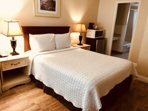 Cottage, 1 Double Bed | Iron/ironing board, free WiFi, bed sheets