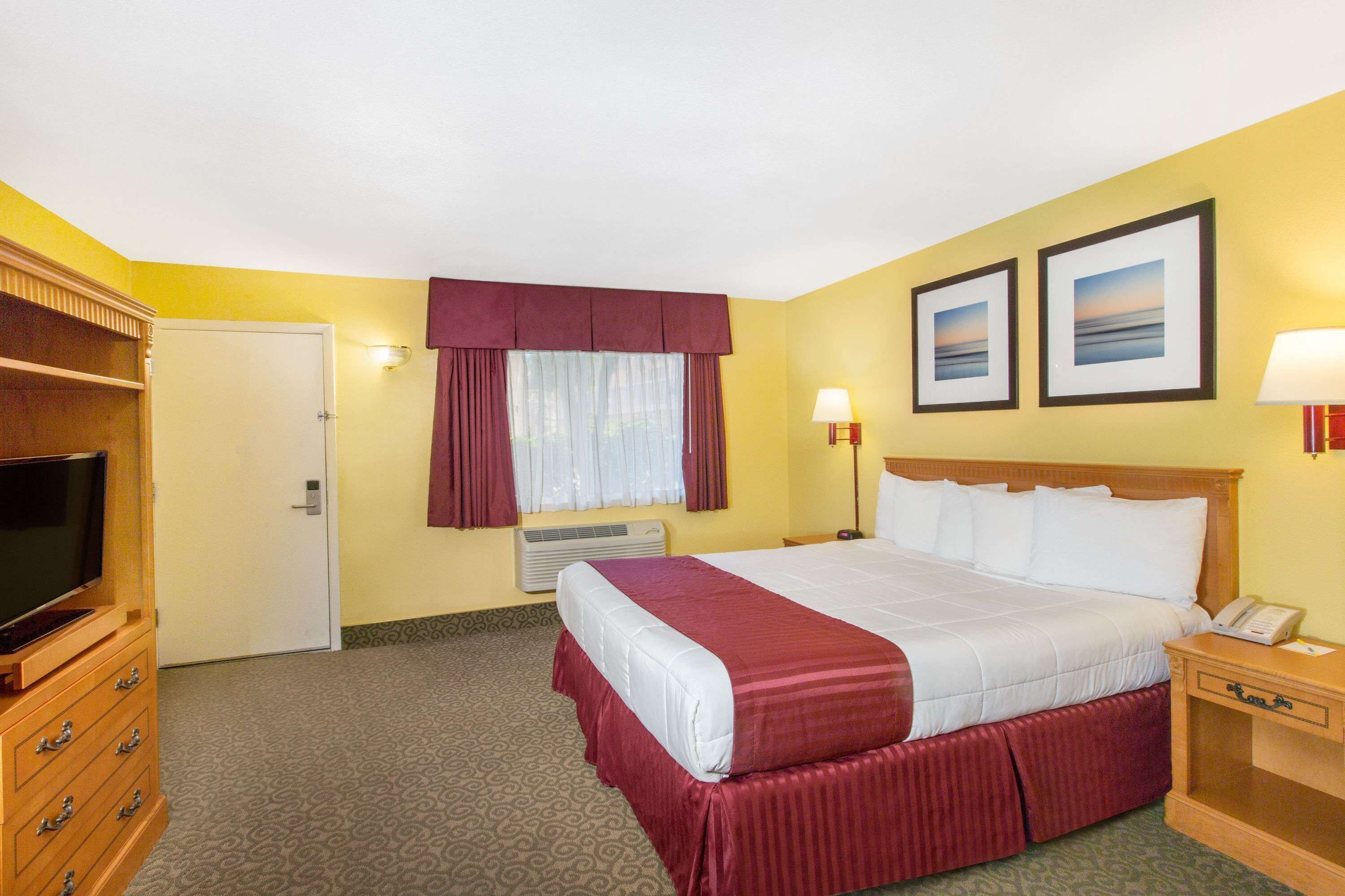 In-room safe, iron/ironing board, free cribs/infant beds