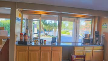 Free daily continental breakfast