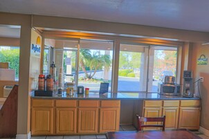 Desayuno continental incluido todos los días 