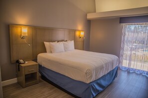 Standard Room, 1 King Bed, Balcony