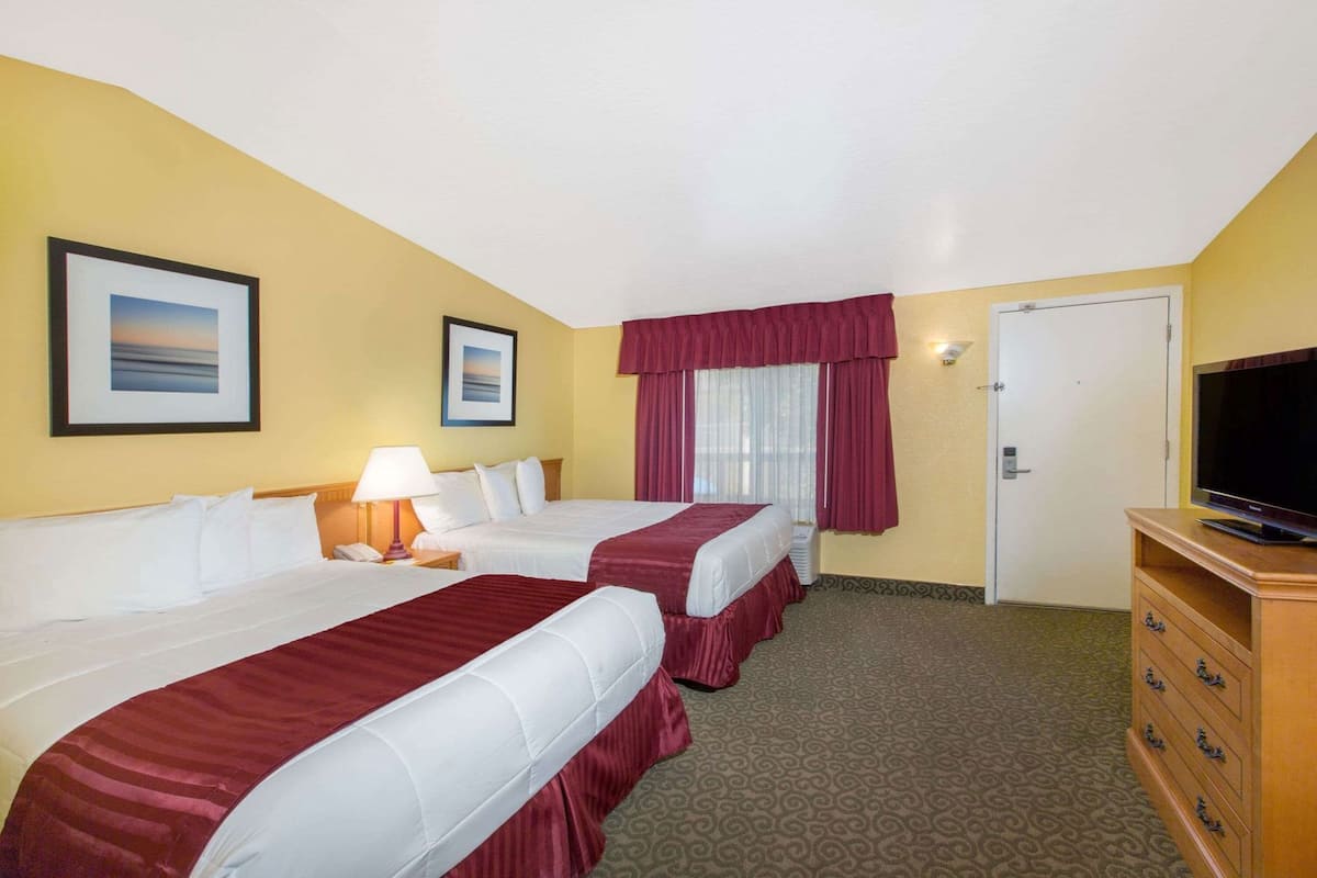 In-room safe, iron/ironing board, free cribs/infant beds