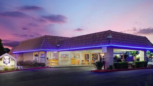 Unclassified image, 2 of 29, button - Knights Inn Palmdale Lancaster Area (Palmdale)