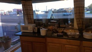 Unclassified image, 5 of 29, button - Knights Inn Palmdale Lancaster Area (Palmdale)