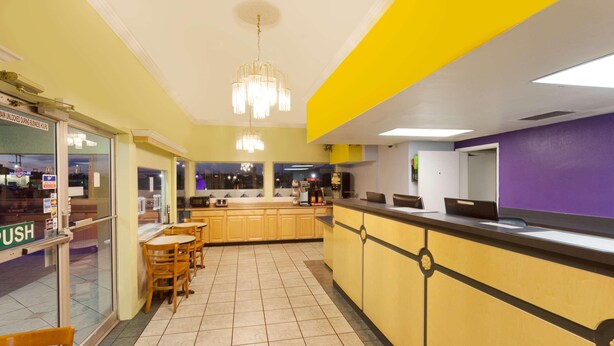 Unclassified image, 1 of 29, button - Knights Inn Palmdale Lancaster Area (Palmdale)