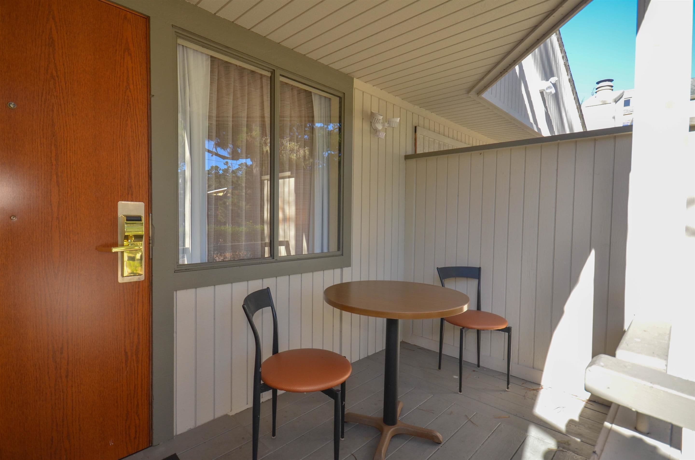 standard room, 1 king bed, accessible, bathtub | terrace/patio