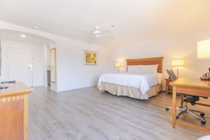 In-room safe, desk, blackout drapes, soundproofing - Brawley Inn (Brawley)