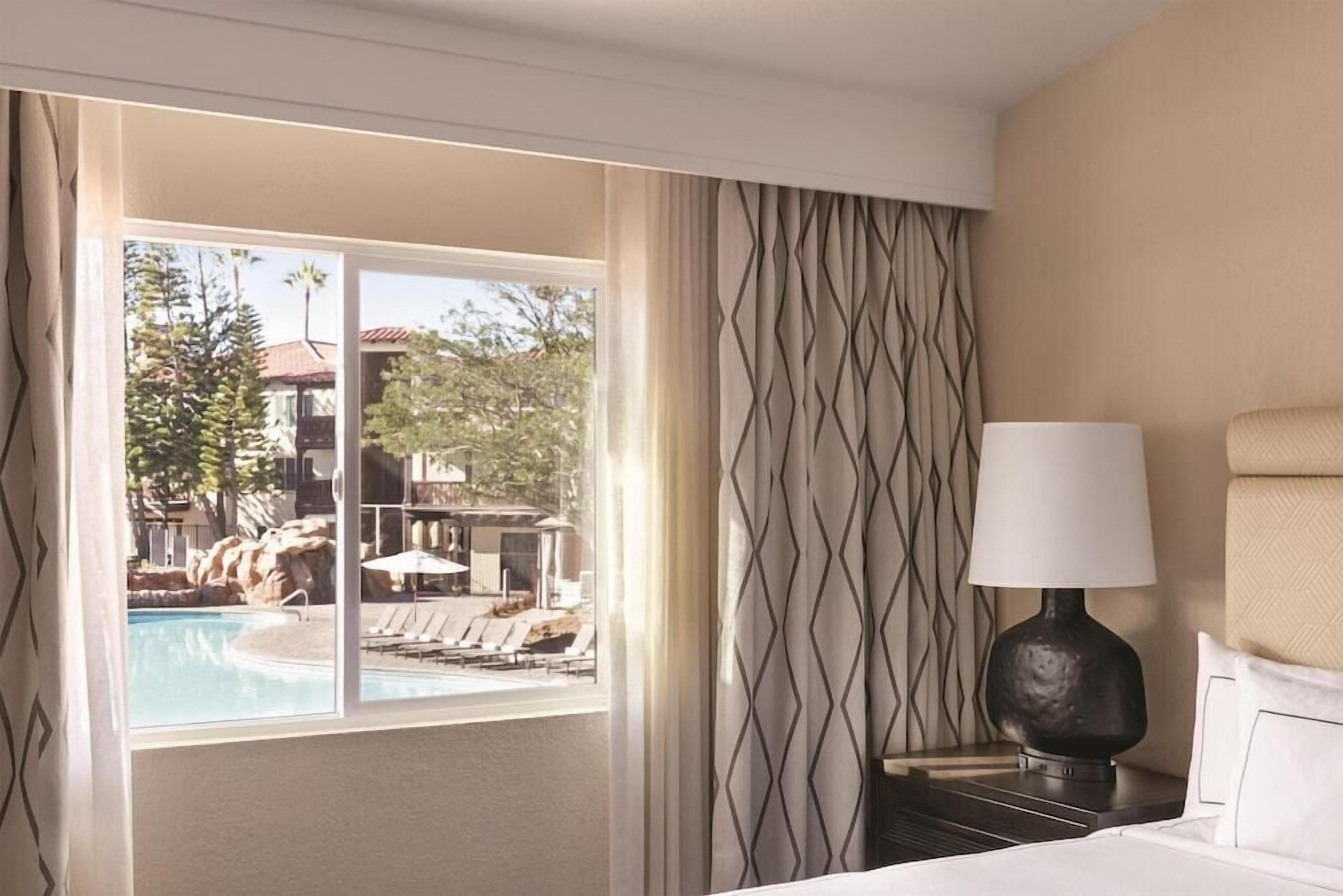 In-room safe, laptop workspace, blackout drapes, iron/ironing board