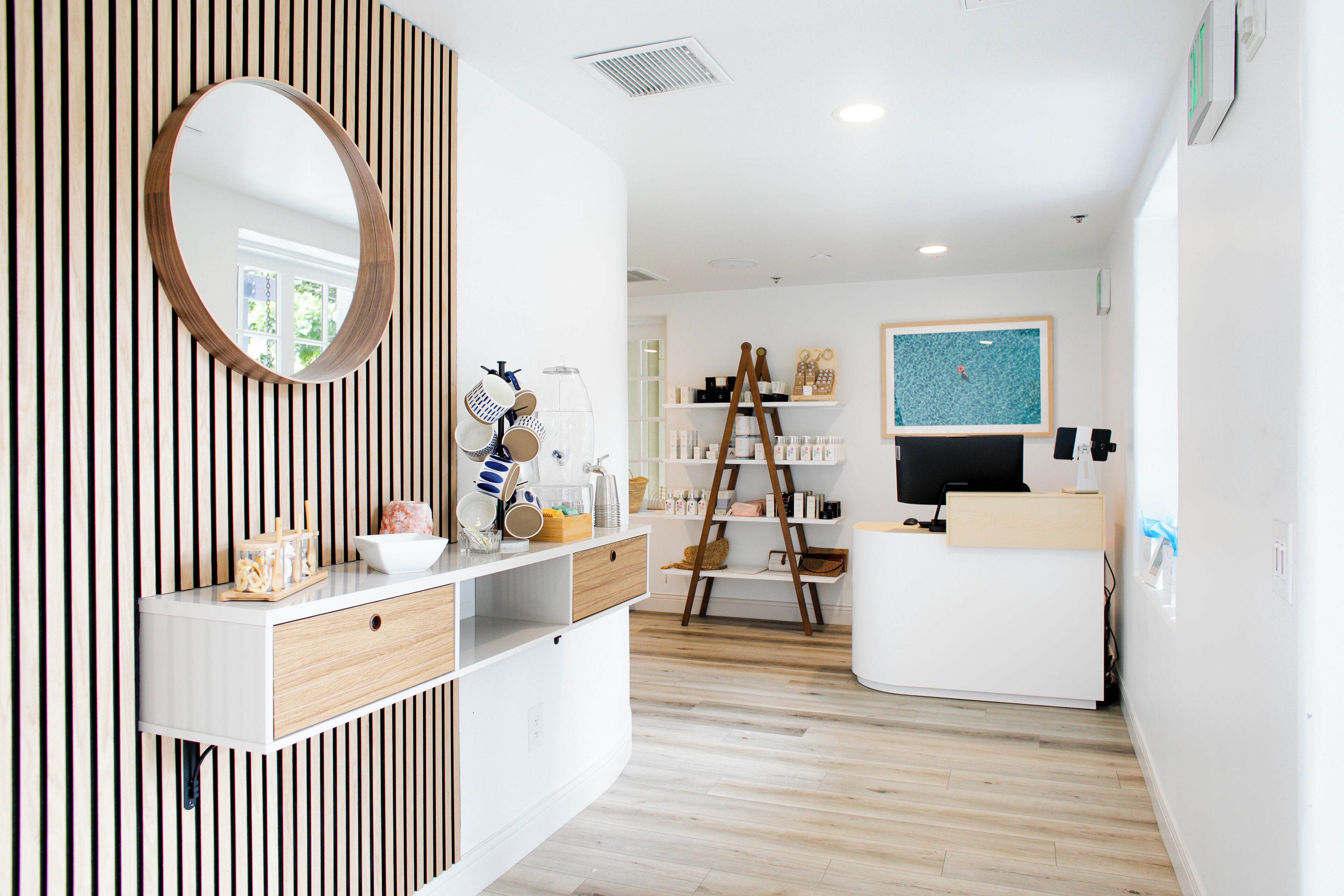 Deep-tissue massages, Swedish massages, prenatal massages, facials