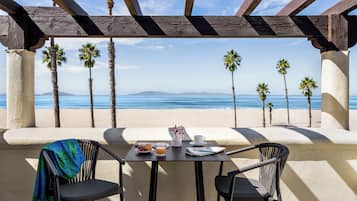 In-room safe, laptop workspace, blackout curtains, iron/ironing board