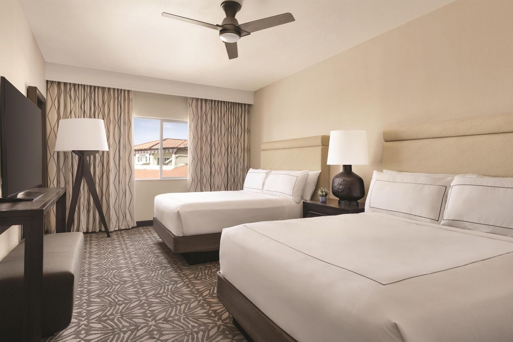 In-room safe, laptop workspace, blackout drapes, iron/ironing board