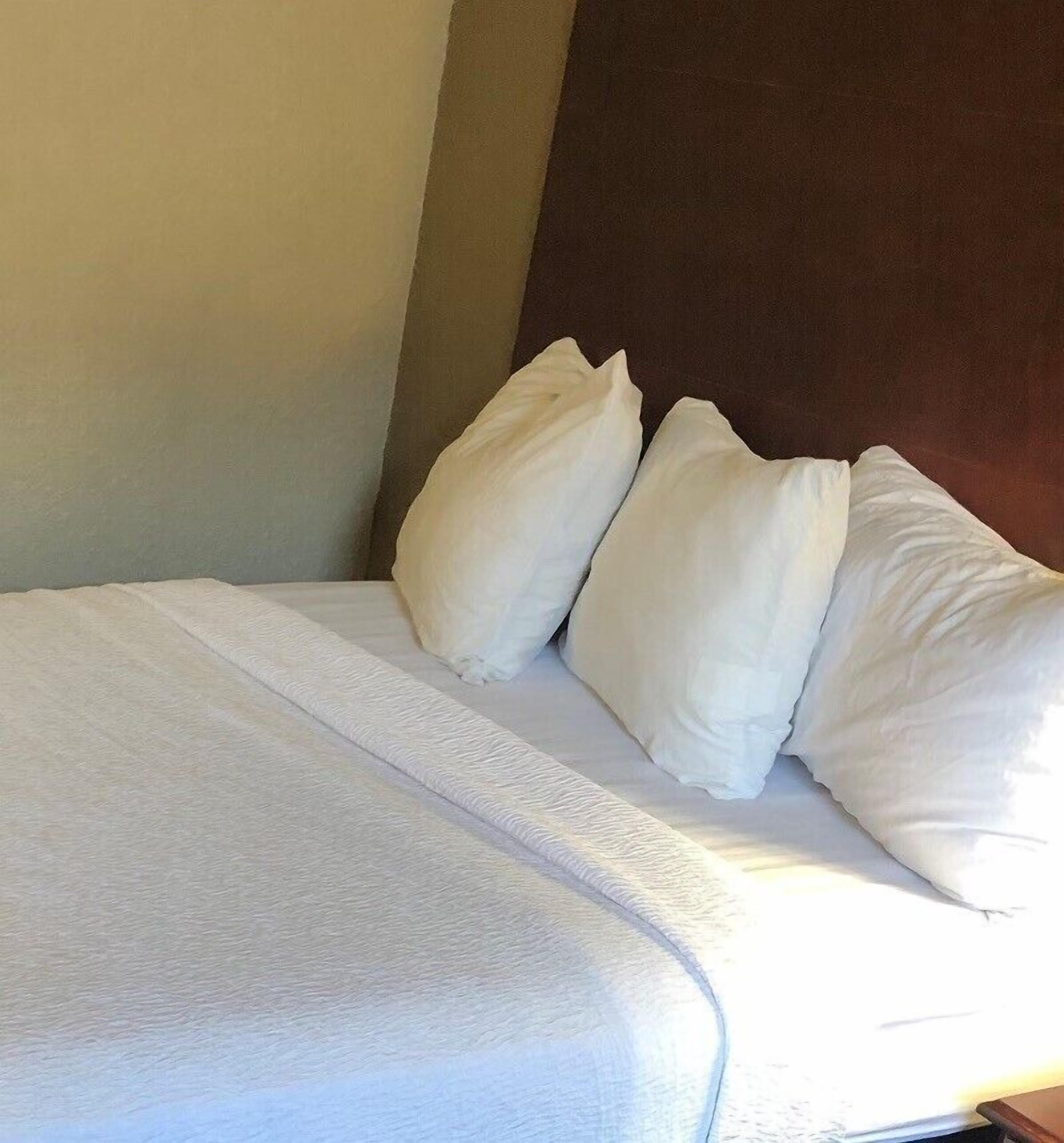 Yhden hengen kaupunkihuone | Työpöytä, kannettavalle tietokoneelle sopiva työtila