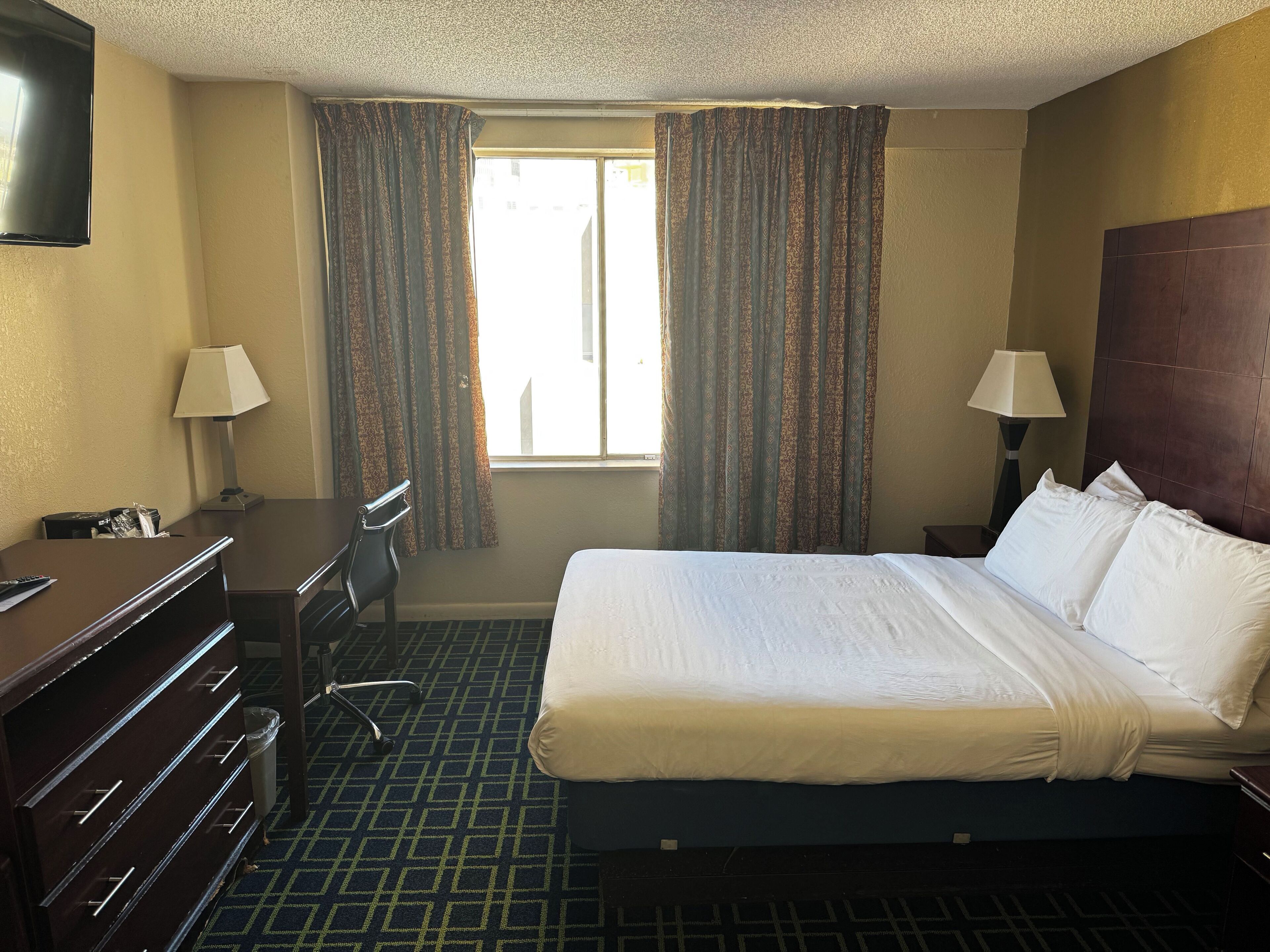 Standard Room, 1 Double Bed, Accessible, Non Smoking | Desk, laptop workspace, iron/ironing board, free WiFi